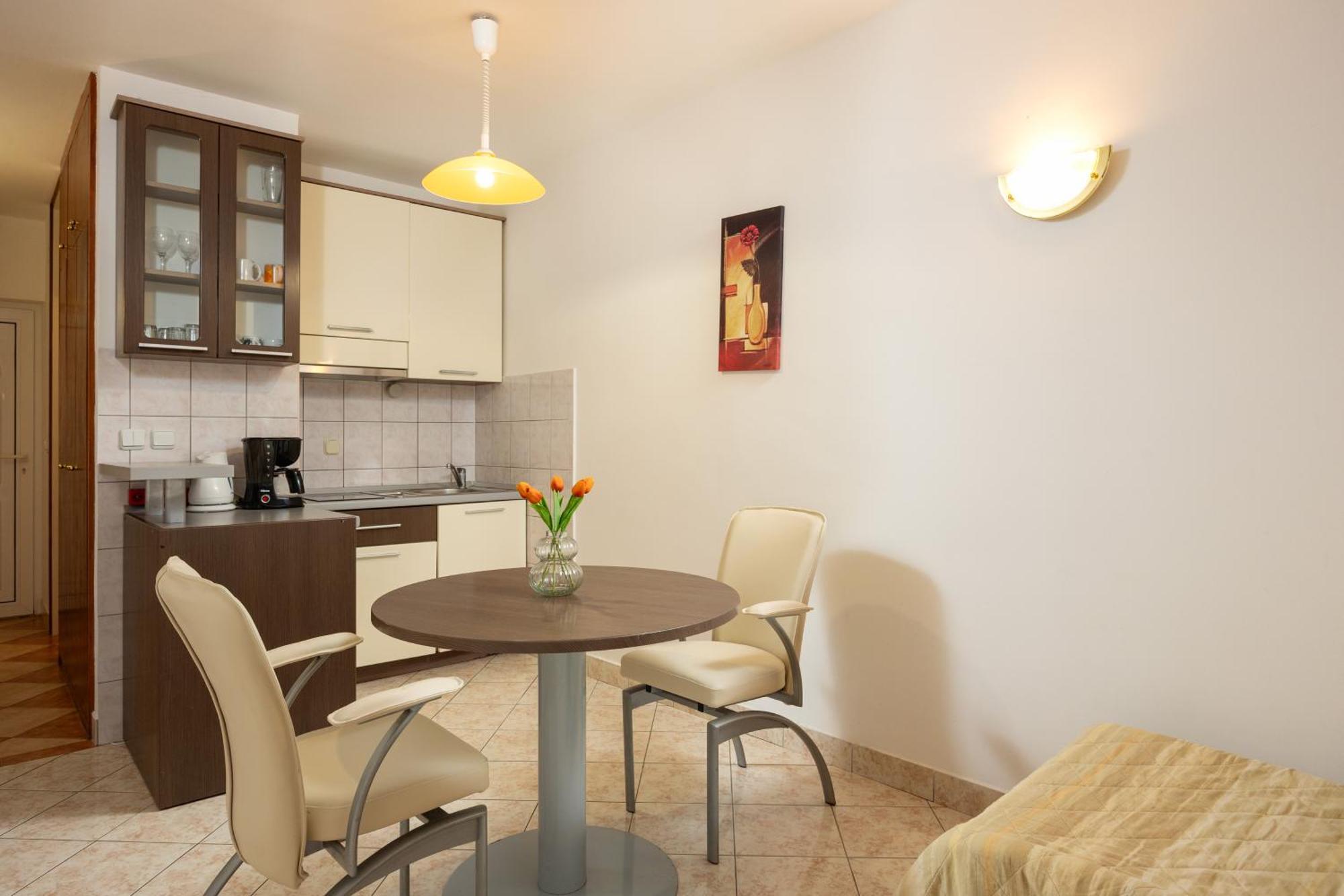 פודסטראנה Premium Apartments - Lavica Beach חדר תמונה