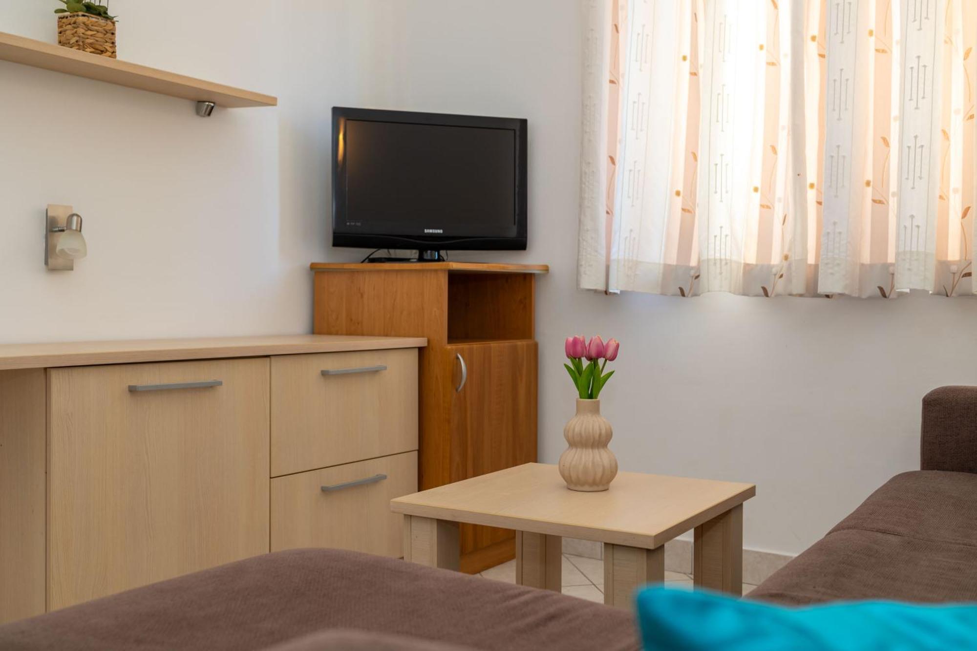 פודסטראנה Premium Apartments - Lavica Beach חדר תמונה